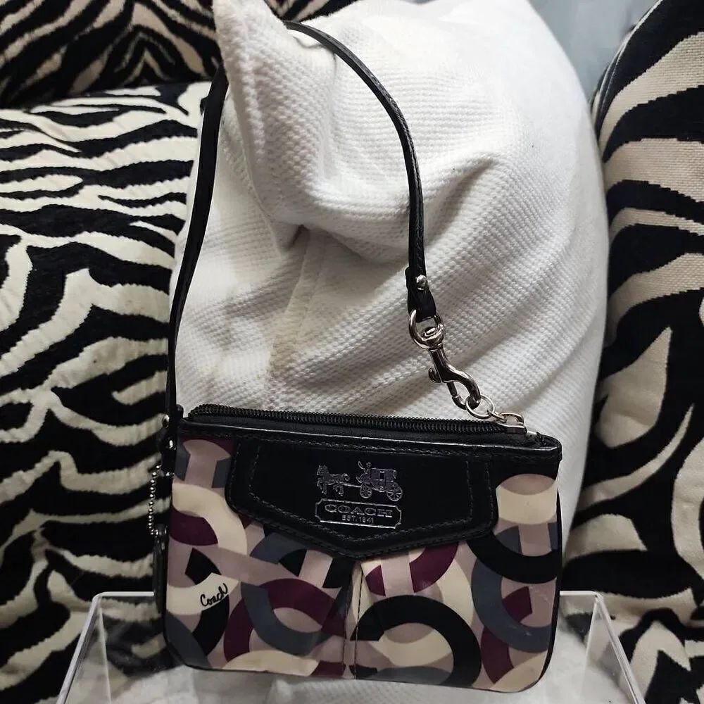 COACH Ashley Scarf Print Wristlet